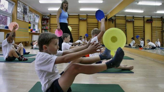 Milion złotych otrzymają gminy na zajęcia gimnastyki korekcyjno-kompensacyjnej dla uczniów